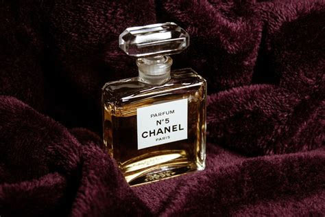 chanel n 5 donna recensioni|Recensione del profumo: Chanel n. 5 – PRO FRAGRANTIA.